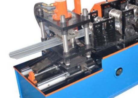 La cerca decorativa Panel Roll Forming de la palizada trabaja a máquina 0.8m m automáticos gruesos