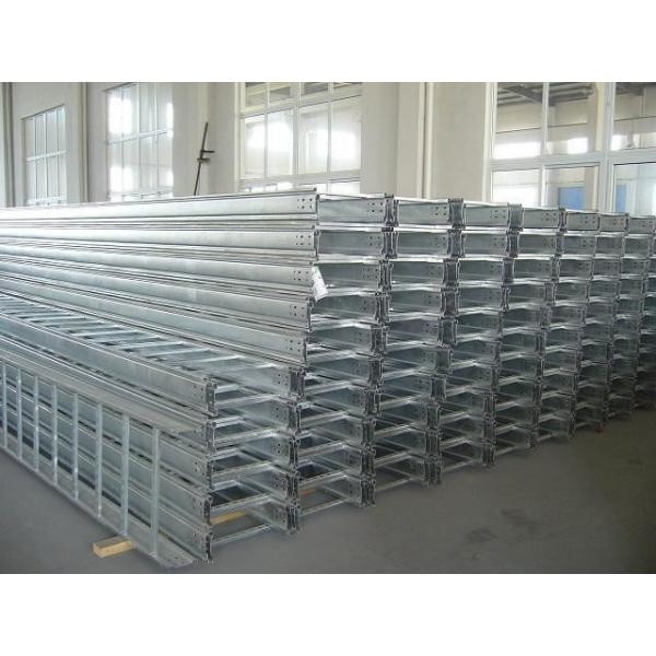 90 - velocidad del motor de Tray Roll Forming Machine 7.5KW del cable de la anchura del perfil de 600m m