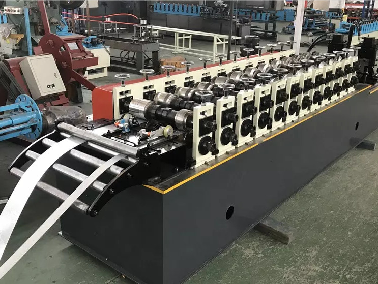 La máquina de moldeado de rodillos y pistas de OMEGA