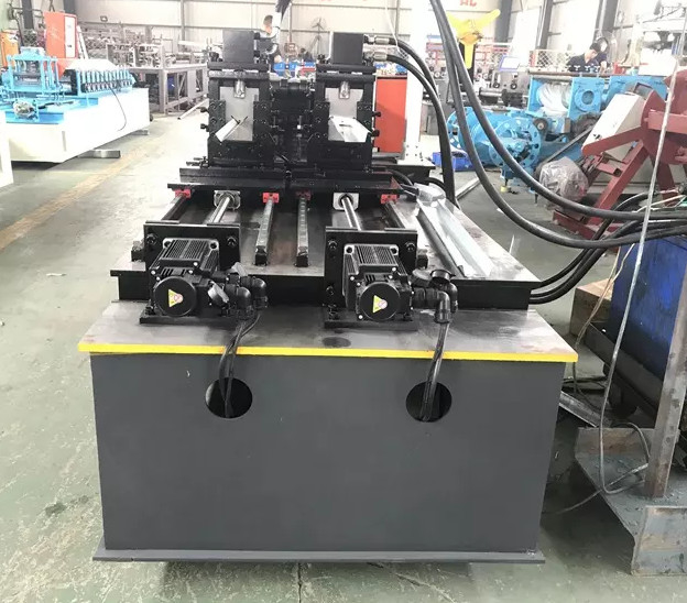 La máquina de moldeado de rodillos y pistas de OMEGA