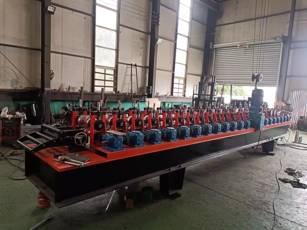 Rollo octogonal del perno prisionero y de la pista del tubo que forma el acero galvanizado de la máquina