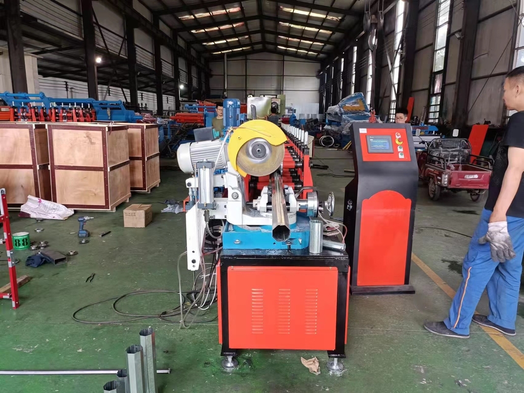 Rollo octogonal del perno prisionero y de la pista del tubo que forma el acero galvanizado de la máquina
