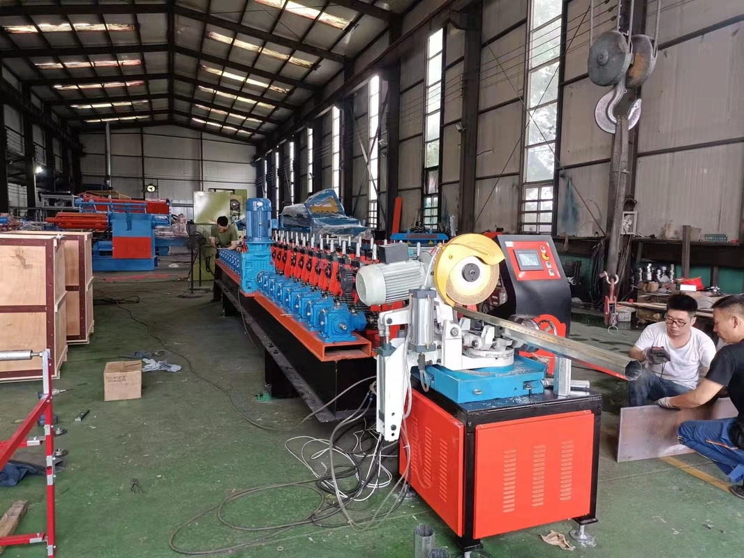 Rollo octogonal del perno prisionero y de la pista del tubo que forma el acero galvanizado de la máquina
