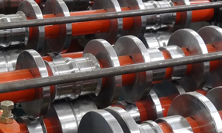 Rollo galvanizado de la capa doble de PPGI que forma la máquina con el corte hidráulico 8-15m/Min