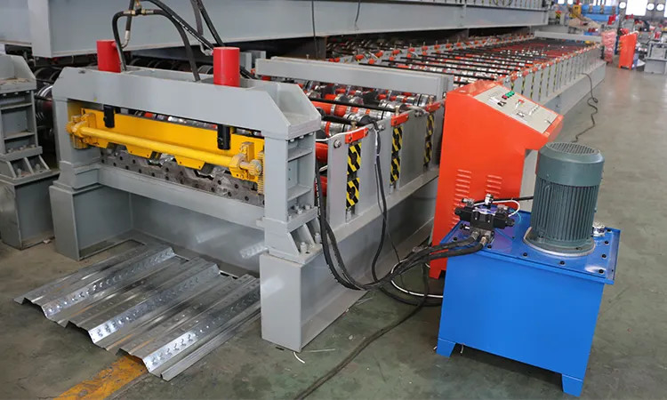Rollo galvanizado de la capa doble de PPGI que forma la máquina con el corte hidráulico 8-15m/Min
