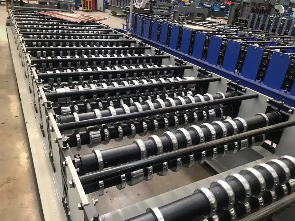 El ISO automatizó el rollo acanalado de la hoja del tejado que formaba el hierro acanalado de la máquina que hacía la máquina