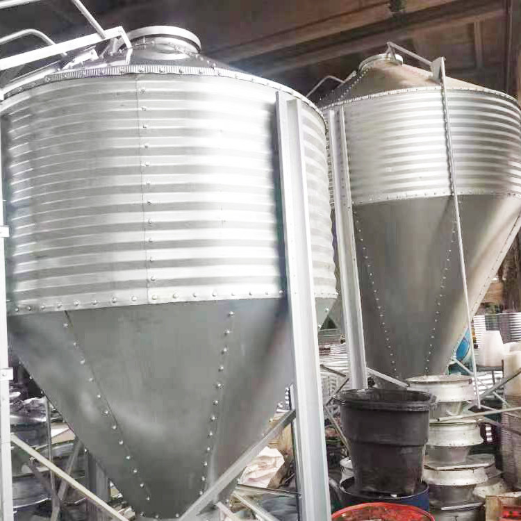 Rollo automático de la hoja del grano del metal que curva que forma la máquina para el panel de lado del molino de Silo