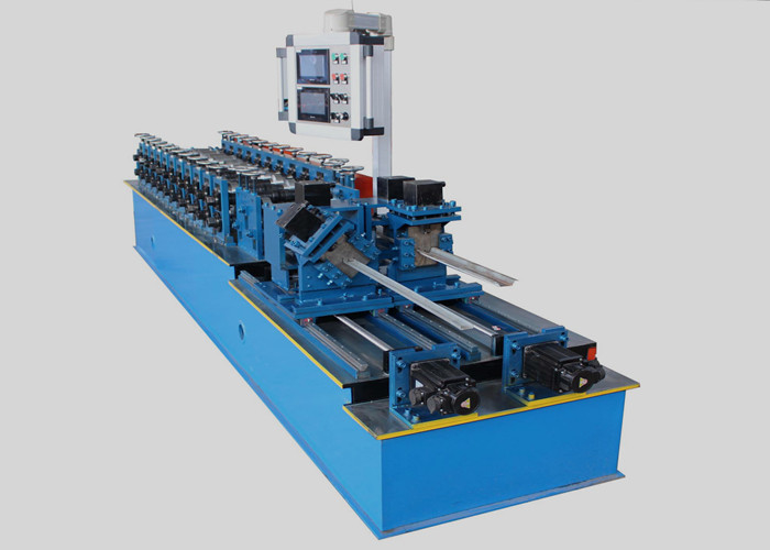 Sistema de control PLC CU Máquina de formación de pernos de metal de pista 10-15m/min Velocidad