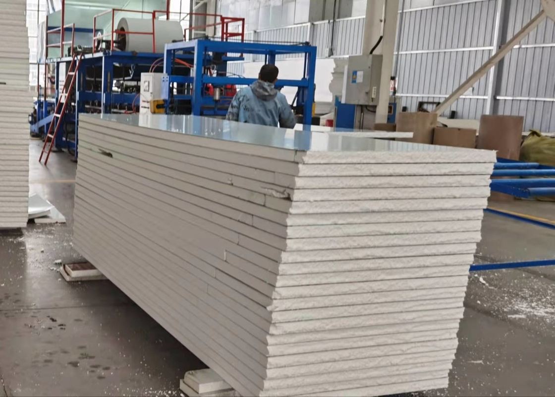 30-300 mm de espesor Eps Panel Sandwich de lana de roca Línea de productos para paneles de pared de la sala de almacenamiento en frío