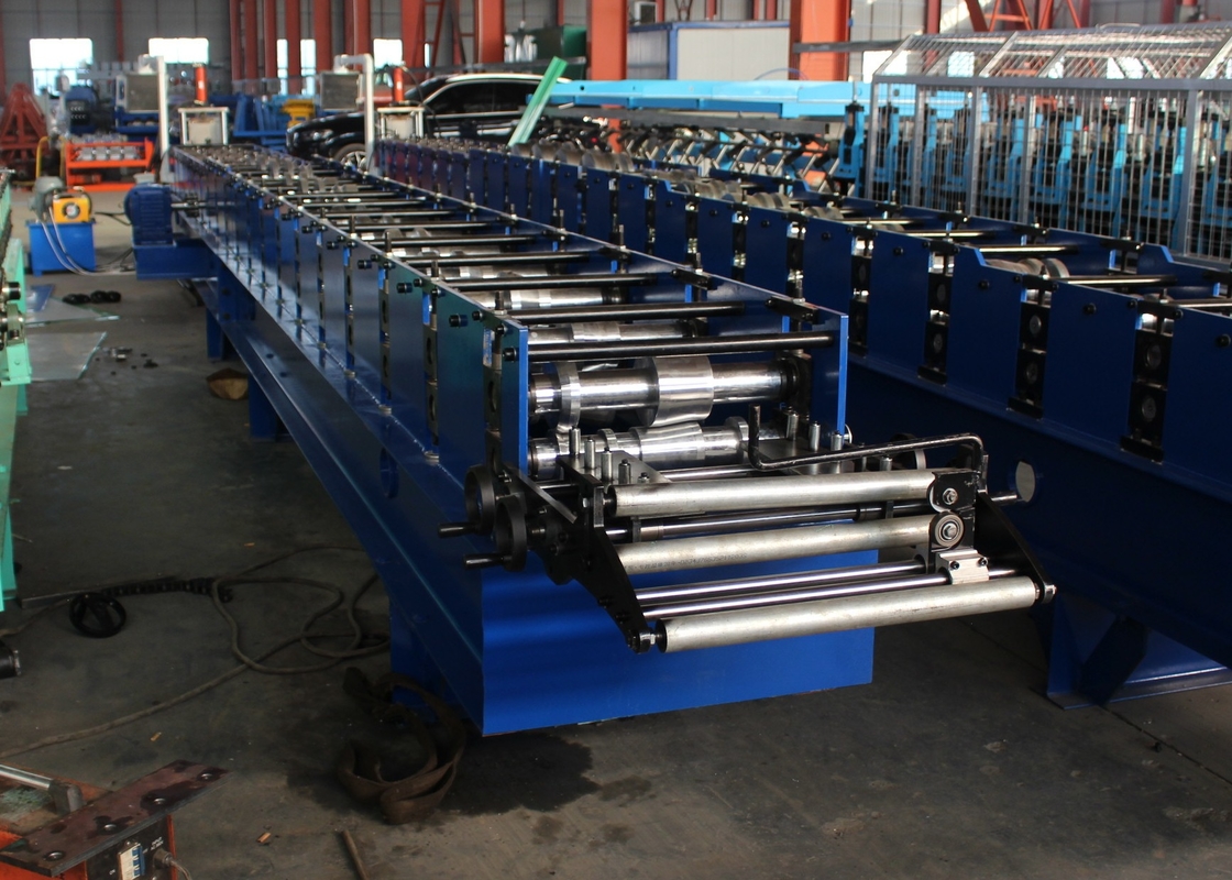 Máquina de moldeado de rollo de tubería de corte hidráulico de 18 estaciones Estaciones de rodillos 4KW Potencia del motor