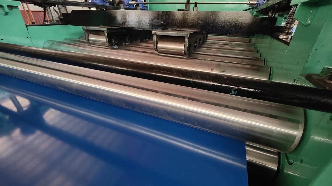 PLC Control de corte a la longitud y línea de corte nivelador con 4KW motor de formación 0,3-4mm