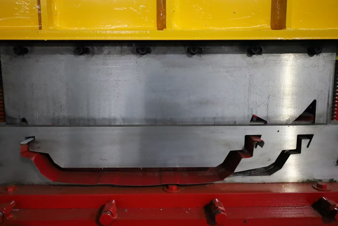 Máquina portátil de formación de rodillos de paneles de techo de costura de doble bloqueo con sistema de control PLC Delta y estructura de paneles de pared