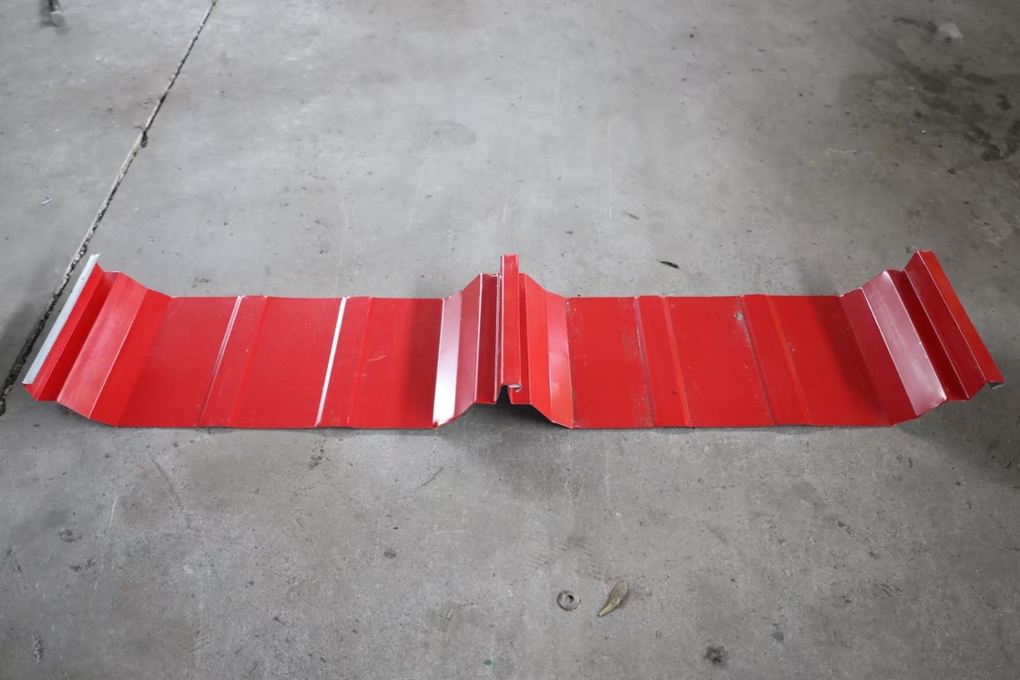 Máquina portátil de formación de rodillos de paneles de techo de costura de doble bloqueo con sistema de control PLC Delta y estructura de paneles de pared