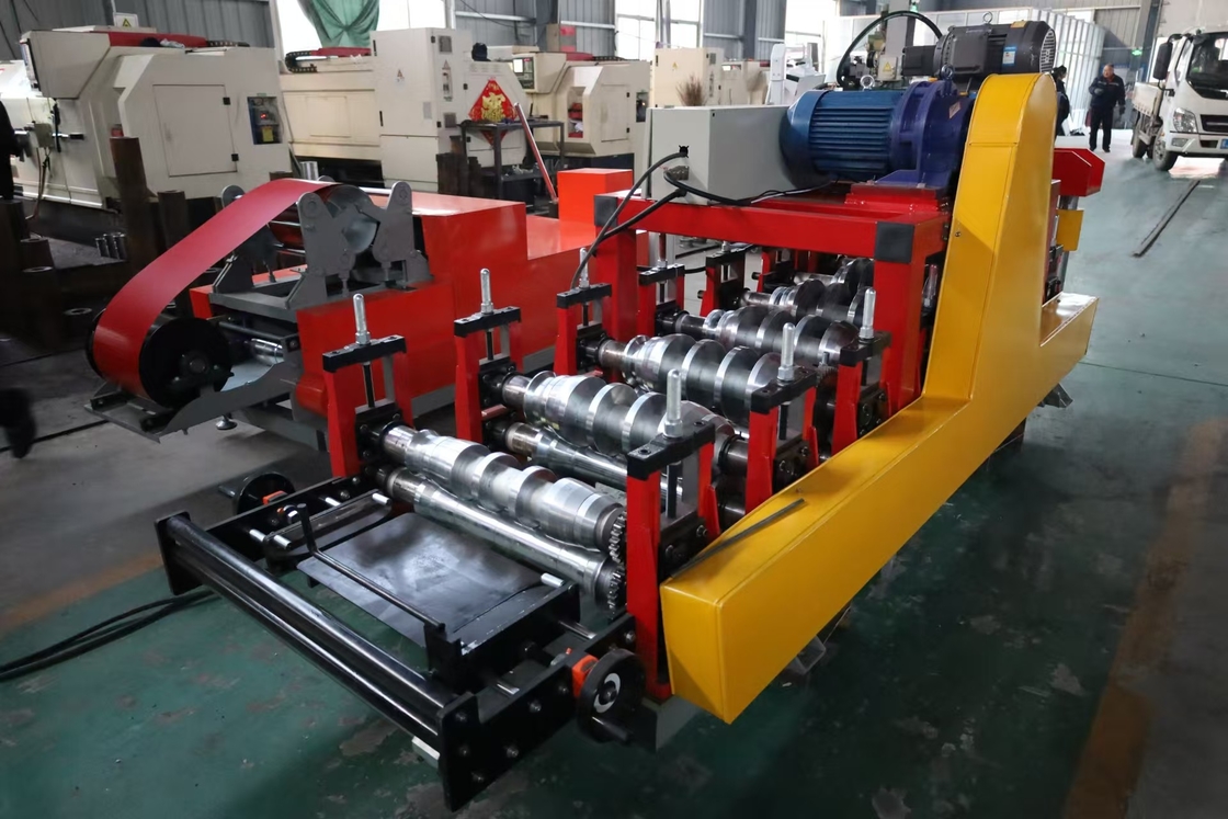 Máquina portátil de formación de rodillos de paneles de techo de costura de doble bloqueo con sistema de control PLC Delta y estructura de paneles de pared