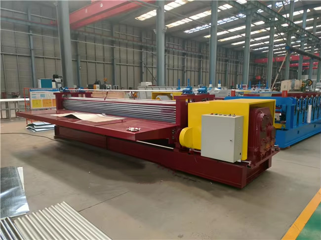 Máquina de paneles de revestimiento de techo ondulado de tambor de alta velocidad para la formación de paneles delgados de 0,12-0,3