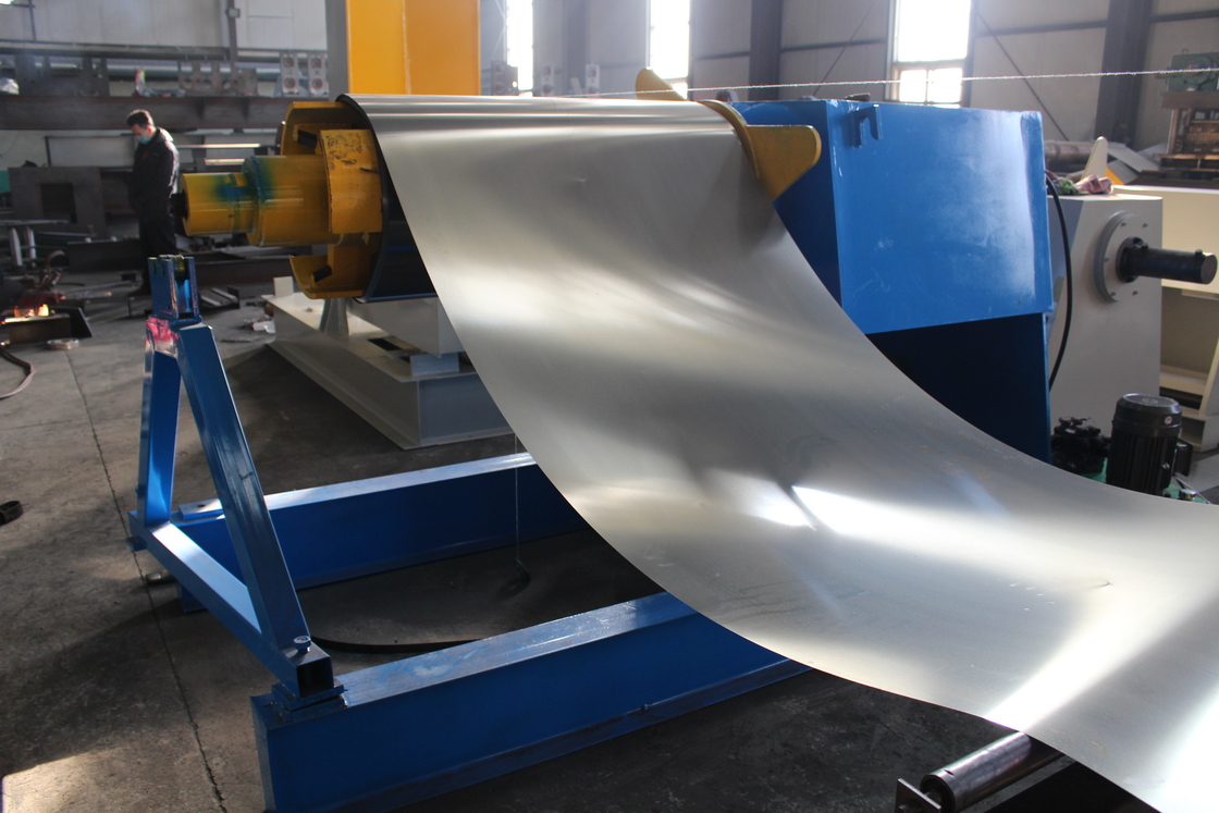 1200 mm de ancho 3-6 mm de acero de bobina de alta velocidad línea de producción de corte máquina con descollador hidráulico y recollador