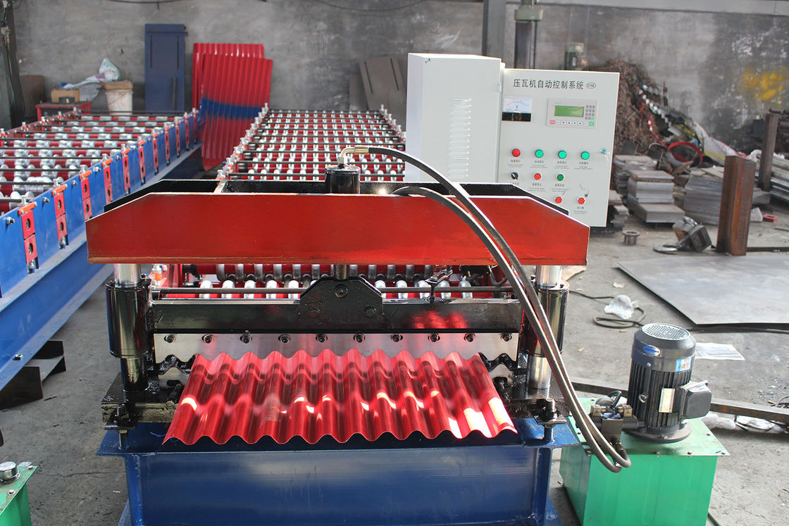 380v 50hz laminado de cubierta de hoja de rodillo de la máquina de formación de funcionamiento estable larga vida útil