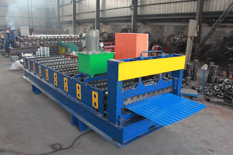 1000 mm de ancho de la materia prima de techo de metal corrugado máquina de formación de rodillos Plc control automático completo
