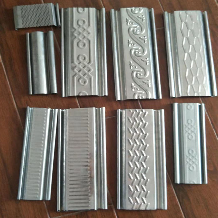 Máquina formadora de rodillos para fijación de montantes y rieles guía con potencia de estación hidráulica de 7.5KW y control PLC S7-200