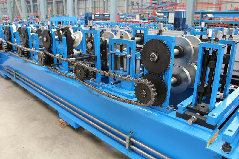 rollo del tejado del metal de 80-300m m que forma funcionamiento del establo del grueso de la máquina 1.5-3m m