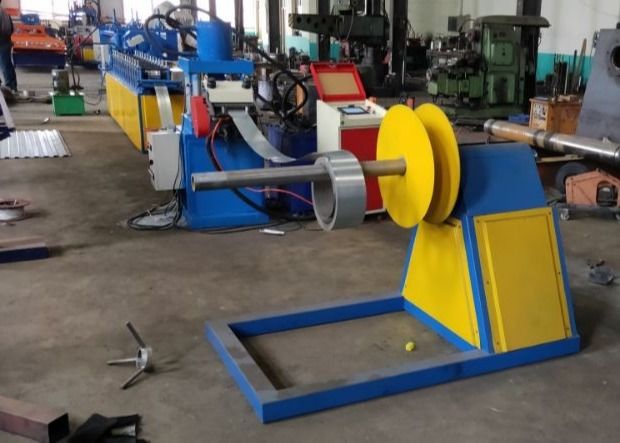 Rollo hueco de perforación de la puerta del obturador del listón PPGL que forma la máquina para 0.8m m
