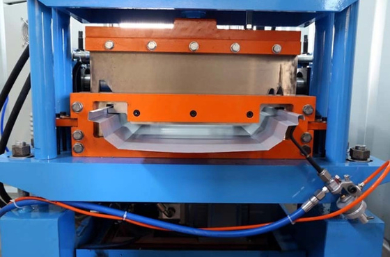 Tipo fijo rollo del panel del tejado de 0.4m m que forma la costura Lok Plc Controlled de la máquina
