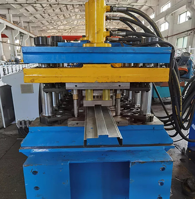 Rollo de acero de la puerta del Plc 0.3m m que forma anchura variable de la barbilla de la máquina