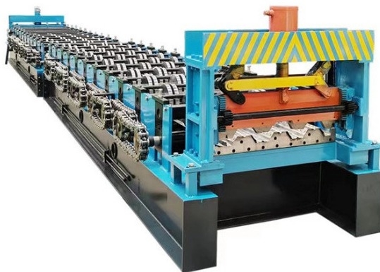 Máquina formadora de rollos para pisos de acero del soldado para materiales de construcción