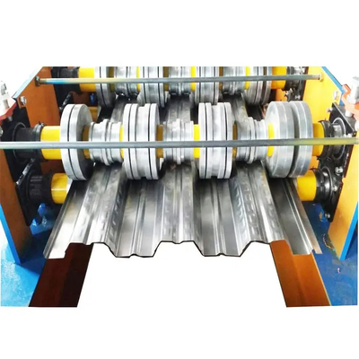Rollo de acero del piso del Decking del poder del motor 22KW que forma la máquina 10-12m/Min