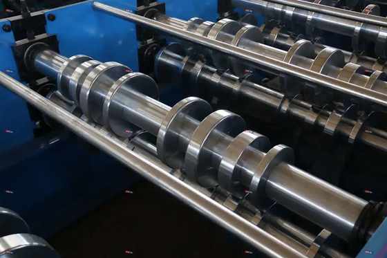 Control hidráulico del PLC de la máquina formadora de rollos de cubierta de piso de cubierta de metal de cizalla