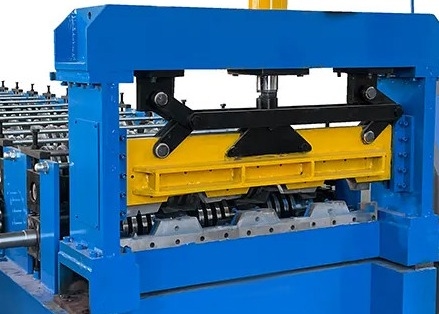 Máquina formadora de rollos de cubierta de piso de acero de metal de techo 900 - 1250 mm