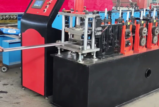 El Plc controla el rollo del obturador de 18 estaciones que forma la máquina