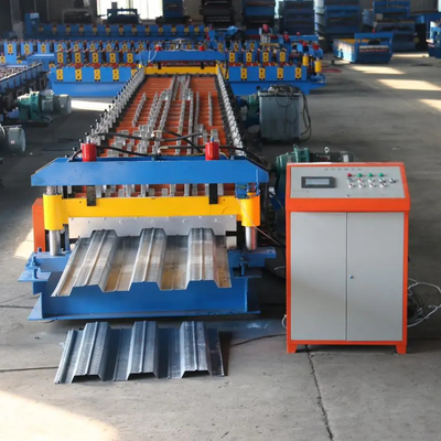 Máquina de moldeado de cubierta de suelo de 70 mm de diámetro de rodillo 380v 50hz Voltado de 3 fases