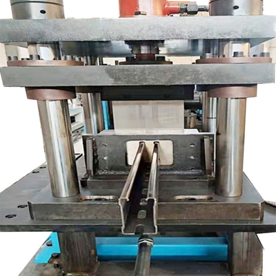 PL Máquina de moldeado de rodillos de techo de metal ajustable para soporte de paneles solares