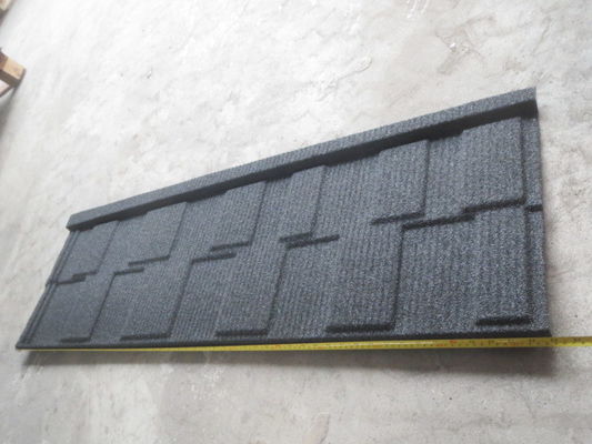 Línea de producción de tejas de techos de metal revestido de piedra profesional de alta velocidad