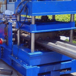 2024 Precio de fábrica PLC 80mm Diámetro de rodillo de la autopista Guardrail máquina de formación