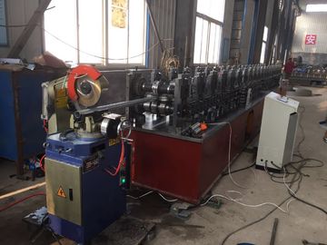Rollo de la bajada de aguas de la cerca del SOLDADO ENROLLADO EN EL EJÉRCITO que forma el grueso de la máquina 1.5m m que cose 11kw 380V 50Hz