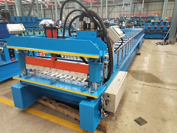 El rollo industrial del tejado que formaba la máquina 7/8