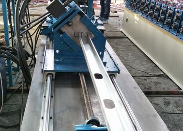 Rollo de acero del perno prisionero del metal del tejado de la máquina de poco ruido del panel que forma la máquina 240V 60HZ
