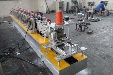 El acero 3KW rueda para arriba la puerta del obturador de 0.6m m que forma la máquina