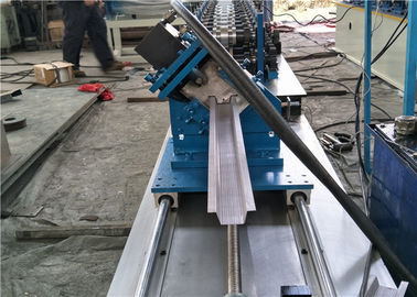 Rollo de acero del perno prisionero del metal del tejado de la máquina de poco ruido del panel que forma la máquina 240V 60HZ