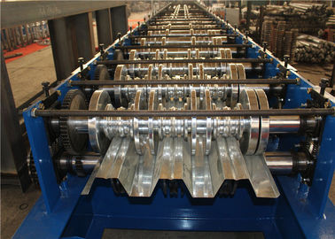 Sola rollo de acero curvado del panel del obturador del rodillo del fuego de la piel máquina que forma la máquina
