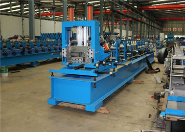 rollo del tejado del metal de 80-300m m que forma funcionamiento del establo del control del PLC de la máquina