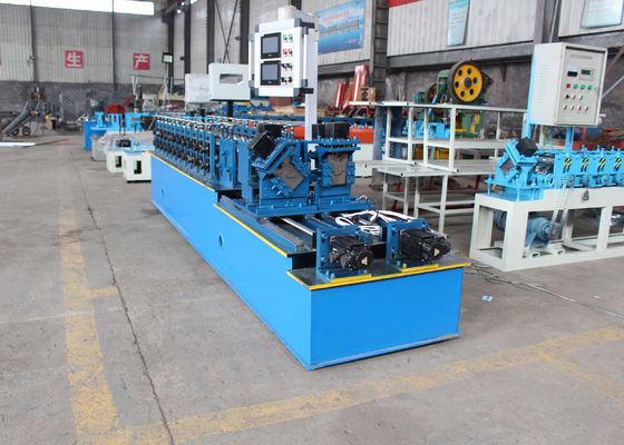 Perno prisionero ligero del grueso de 0.4-0.6m m y rollo de acero de la pista que forma la máquina