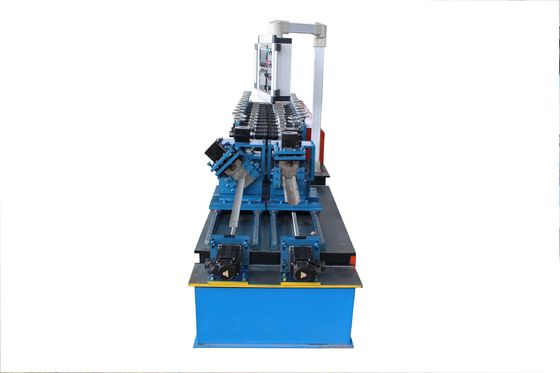 la línea dos de 0.3m m en un U y Omega ruedan formando la máquina
