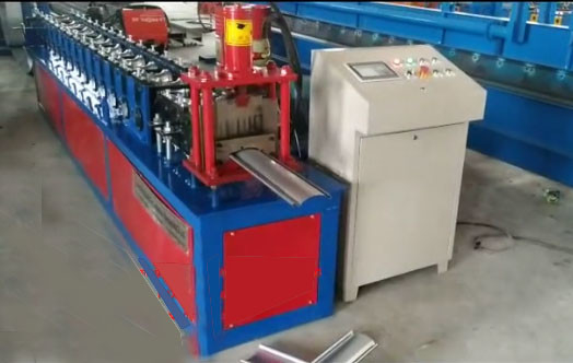 Rollo de la puerta del garaje de Ppgi de la alta exactitud que forma la máquina automática