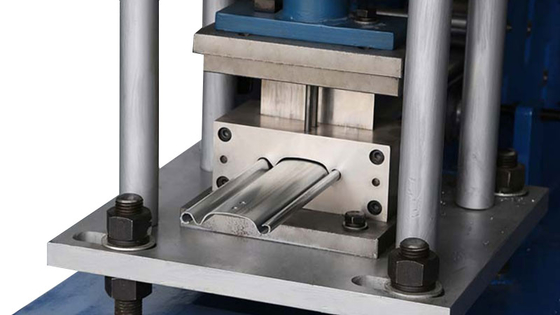 0.3-2MM Máquina de moldeado de rodillos de puertas con 15 estaciones